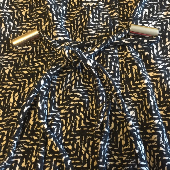 Cute Professional Ann Taylor SP Dress - Picture 2 of 5